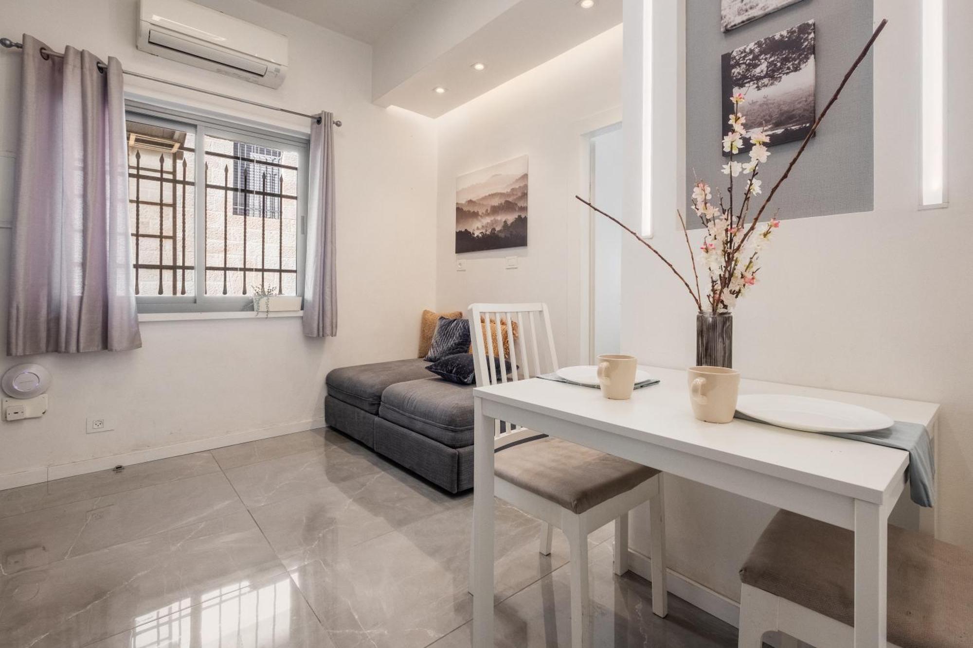 Dinning Room, Bedroom And Balcony Jerusalem Ngoại thất bức ảnh
