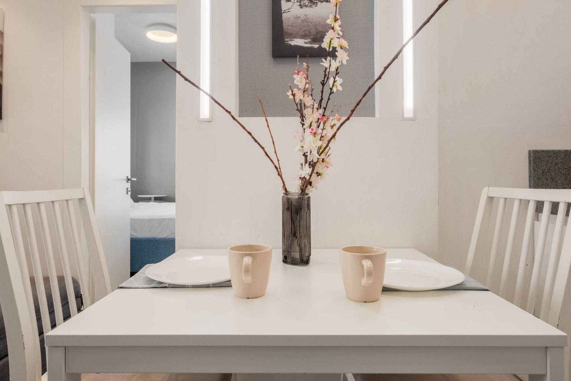 Dinning Room, Bedroom And Balcony Jerusalem Ngoại thất bức ảnh